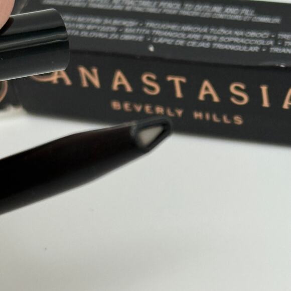 Anastasia Beverly Hills Brow Wiz Eyebrow Pencil Dark Brown 0.085g (0.003oz) - Picture 8 of 8